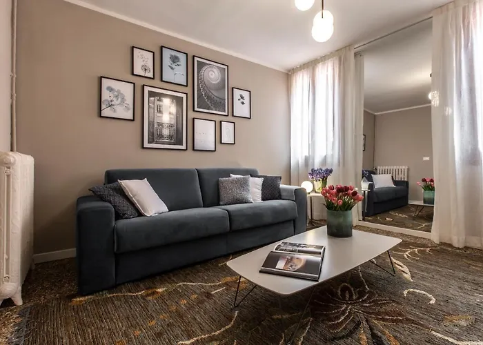 Charming Apartment On The Grand Canal R&R
