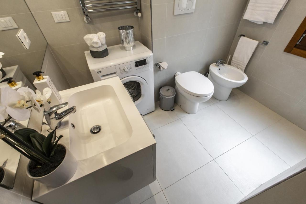 Charming On The Grand Canal R&r Apartment Venice